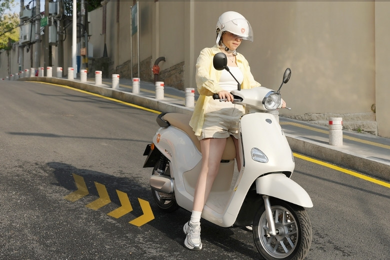 xe điện YADEA Osta ra mắt